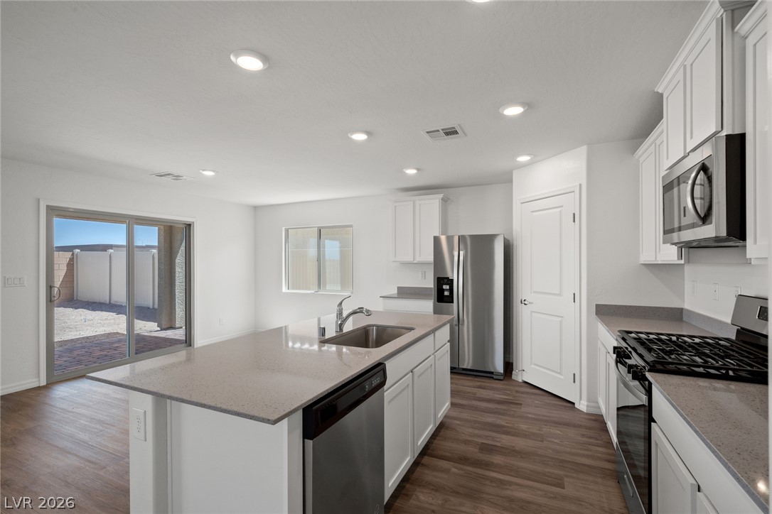 6758 Magnolia River Avenue Las Vegas NV 89156
