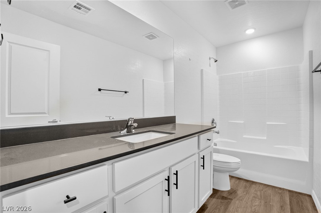1586 Gold Sunset Avenue North Las Vegas NV 89032