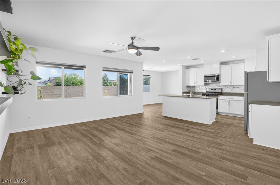 1586 Gold Sunset Avenue North Las Vegas NV 89032