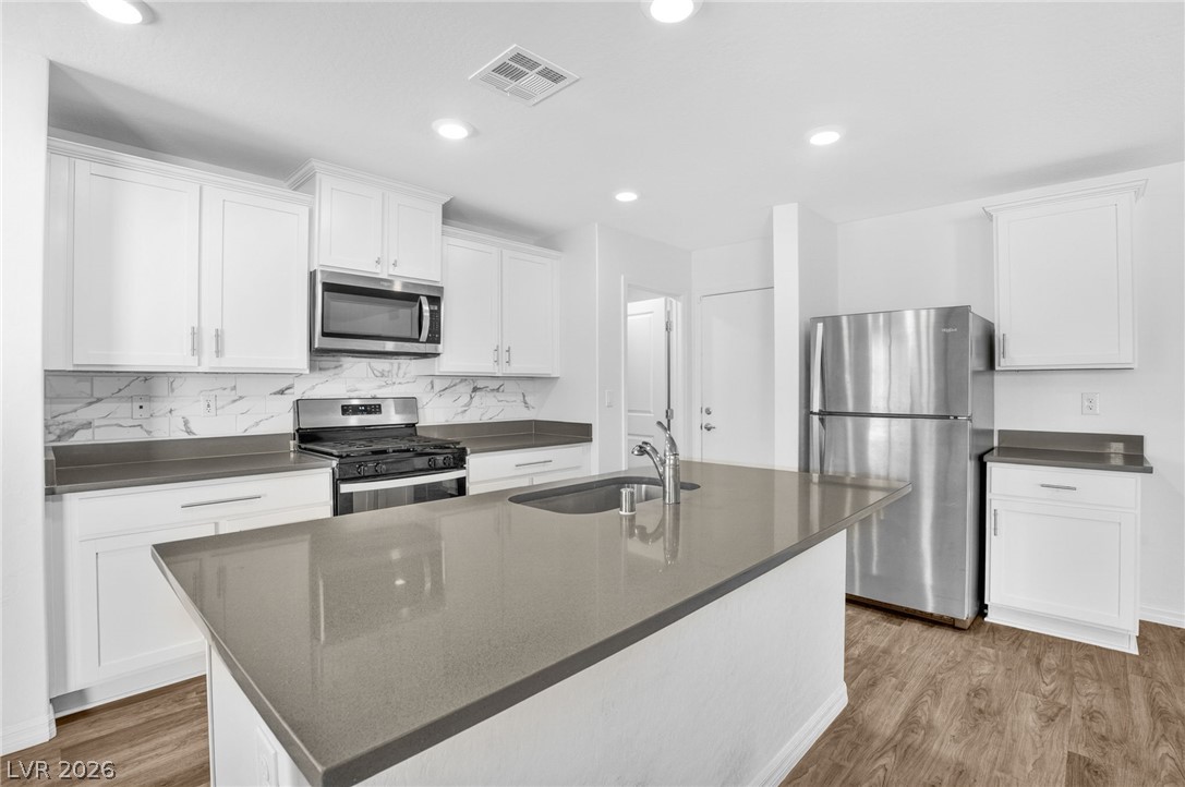 1586 Gold Sunset Avenue North Las Vegas NV 89032