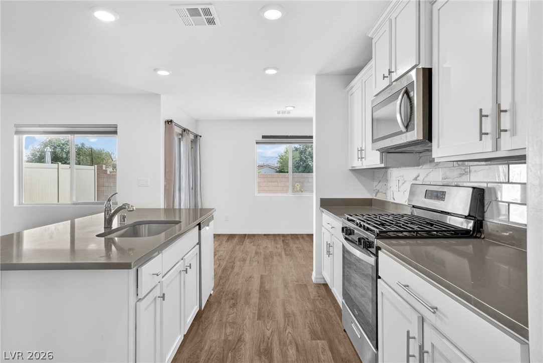 1586 Gold Sunset Avenue North Las Vegas NV 89032