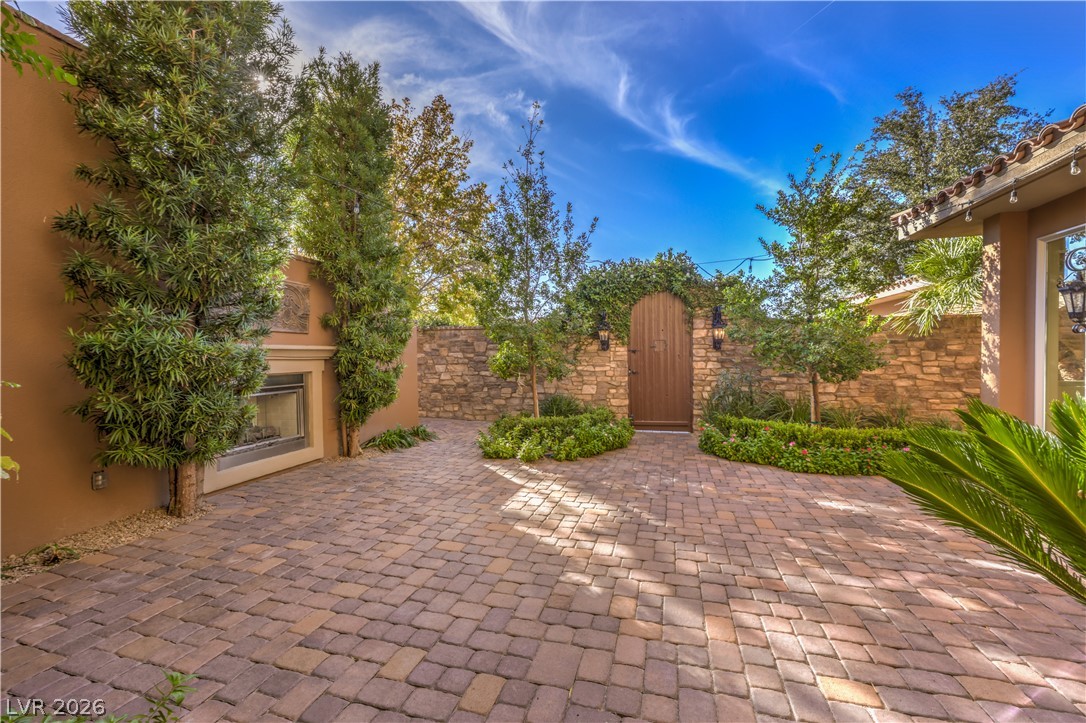 16 Anthem Pointe Court Henderson NV 89052