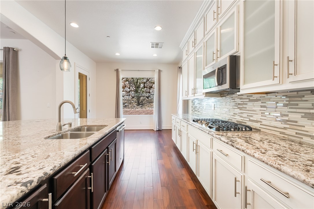 72 Rezzonico Drive Henderson NV 89011