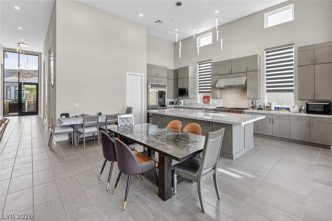 10766 Agate Cliffs Avenue Las Vegas NV 89135
