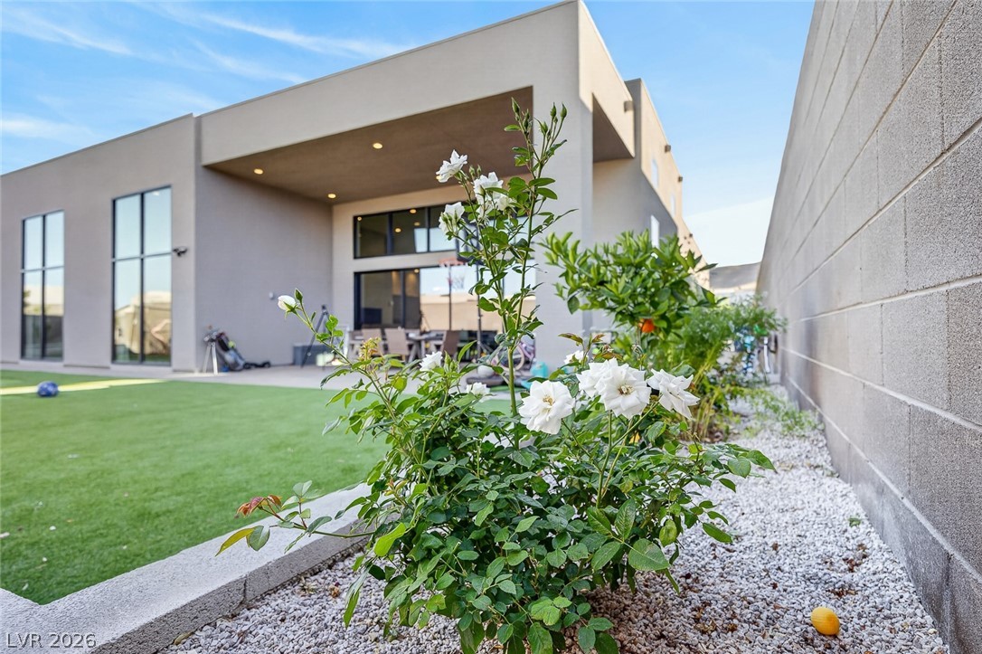 10766 Agate Cliffs Avenue Las Vegas NV 89135