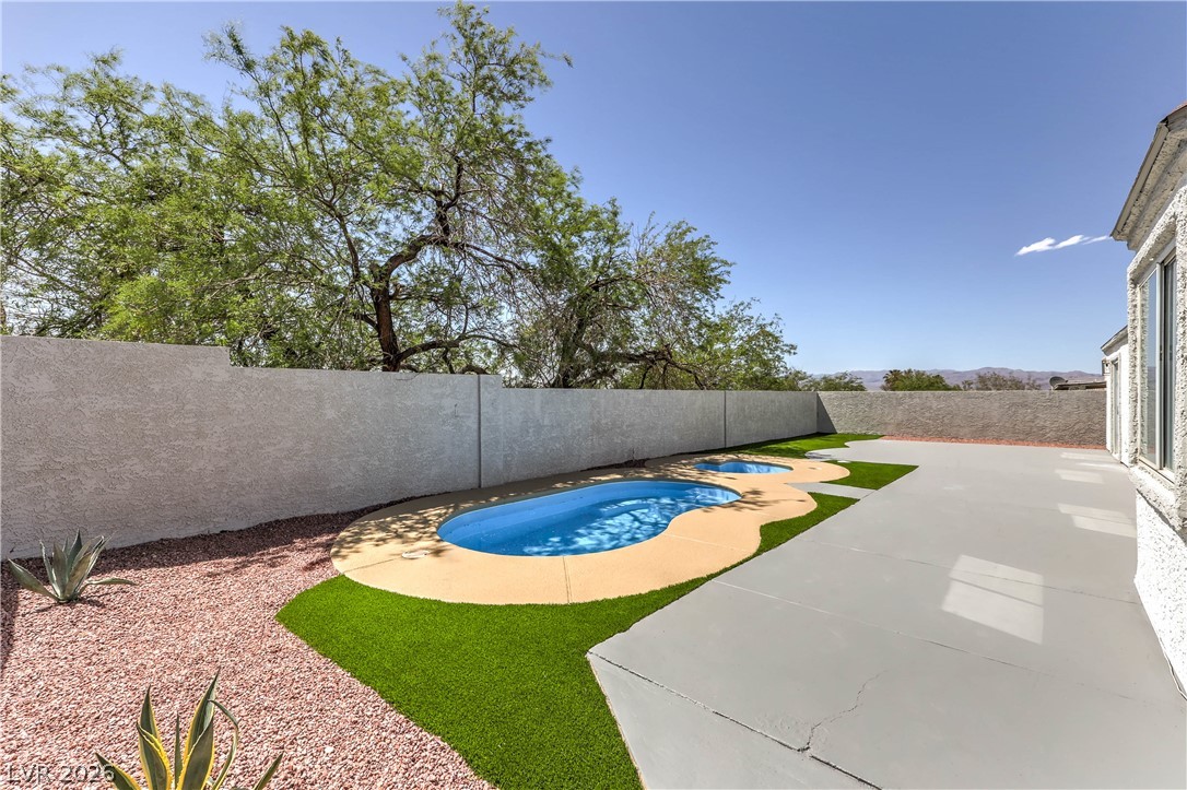 2215 Little River Court Las Vegas NV 89156