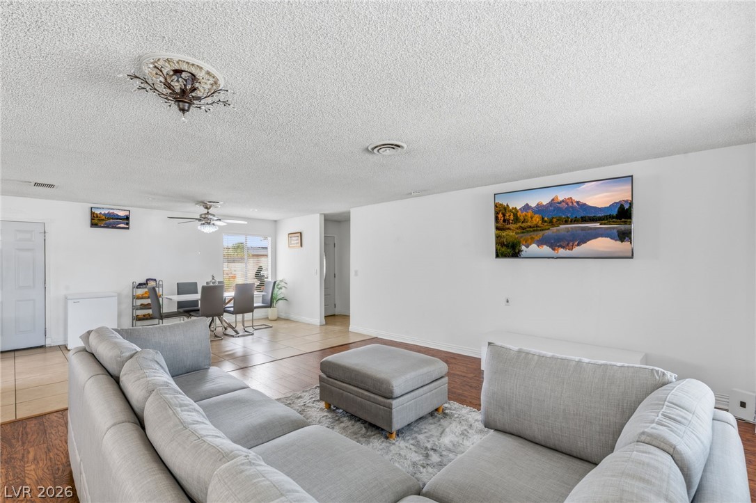 3948 Oakhill Avenue Las Vegas NV 89121