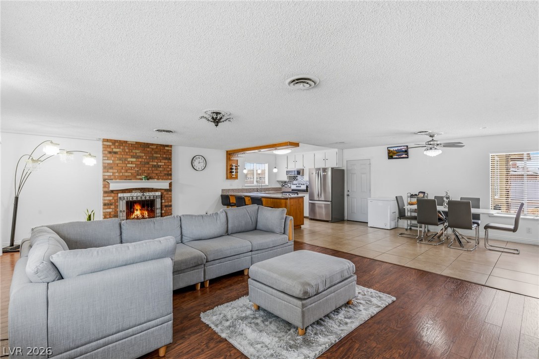 3948 Oakhill Avenue Las Vegas NV 89121