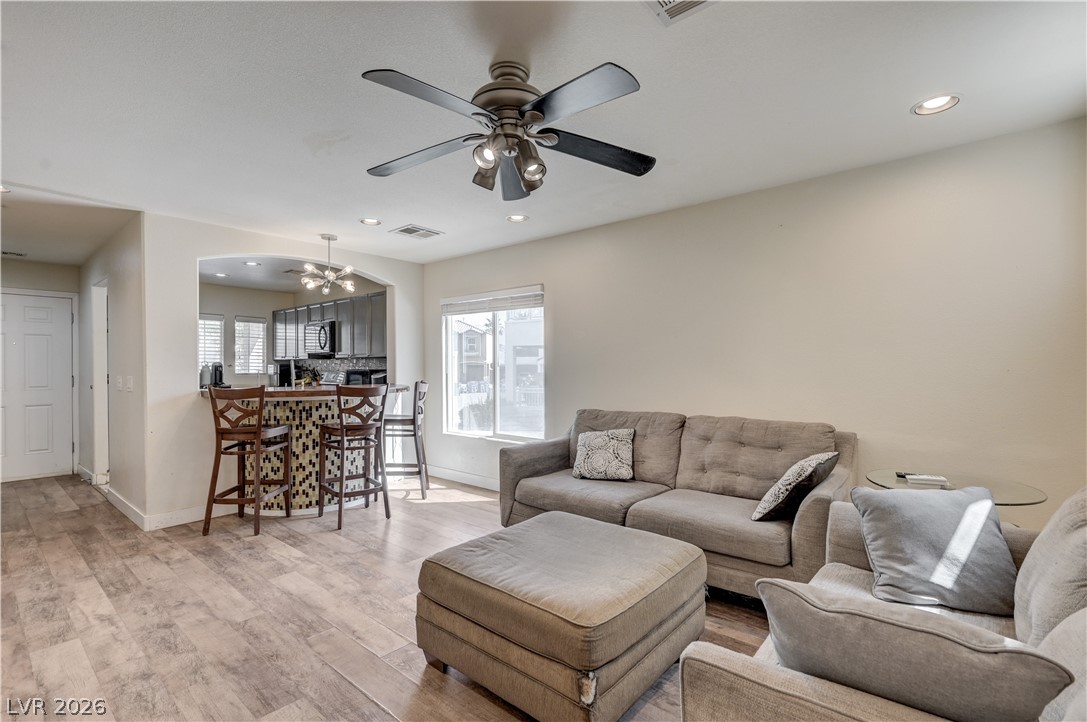 8953 Careful Canvas Avenue Las Vegas NV 89149