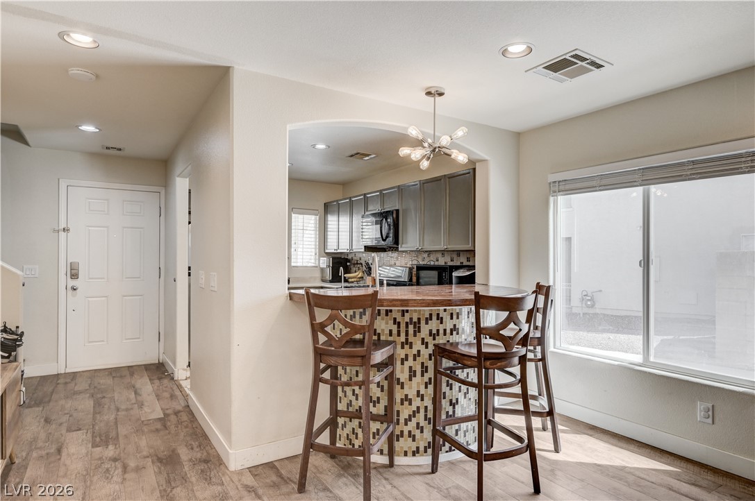 8953 Careful Canvas Avenue Las Vegas NV 89149