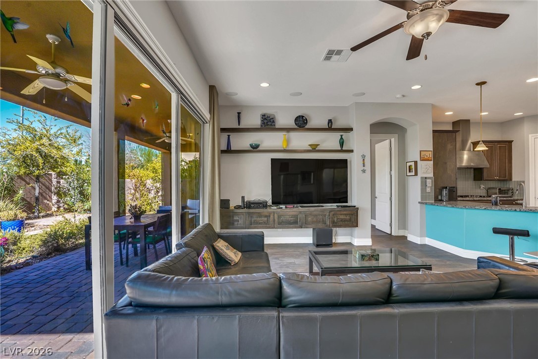 72 Newton Ridge Way Las Vegas NV 89183