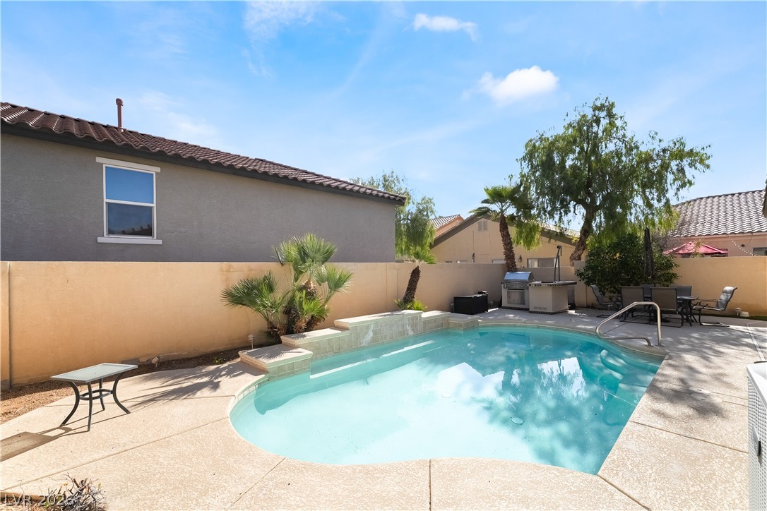 62 Harbor Coast Street Las Vegas NV 89148