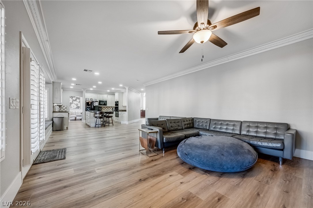 5668 Wild Olive Street Las Vegas NV 89118