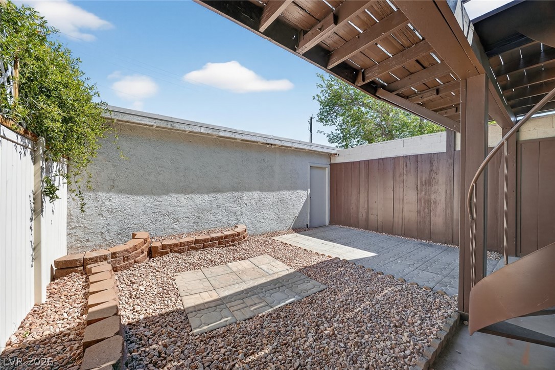 422 Greenbriar Townhouse Way Las Vegas NV 89121