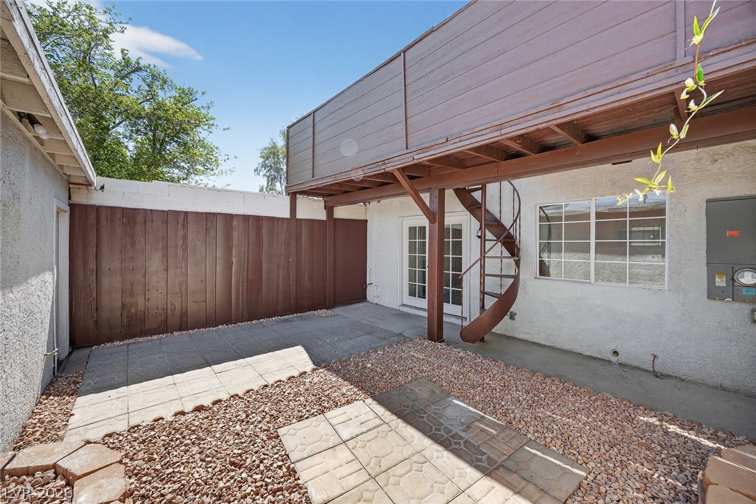 422 Greenbriar Townhouse Way Las Vegas NV 89121
