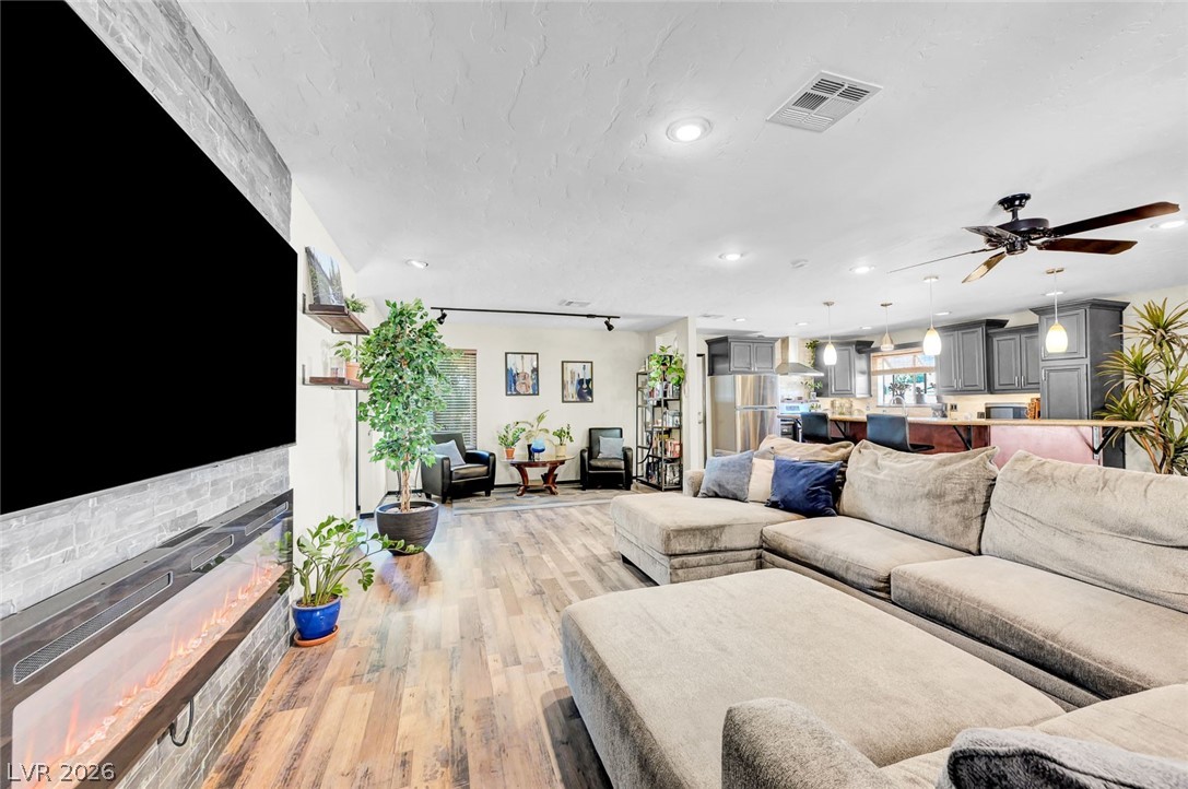 3949 Brighthill Avenue Las Vegas NV 89121
