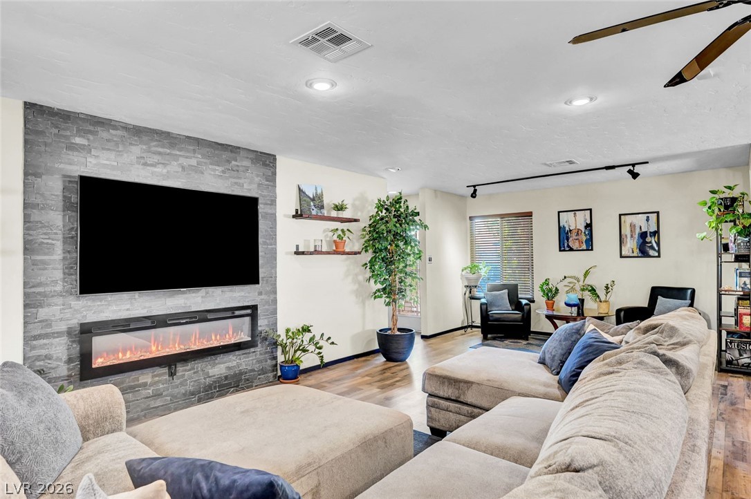 3949 Brighthill Avenue Las Vegas NV 89121