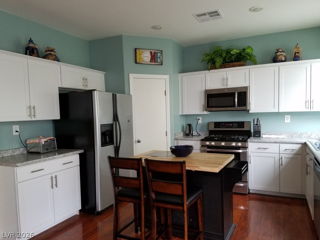 9695 Ridgebluff Avenue Las Vegas NV 89148
