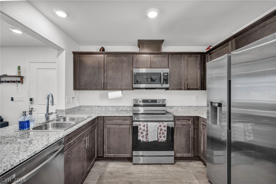 2742 Champagne Gold Avenue North Las Vegas NV 89086