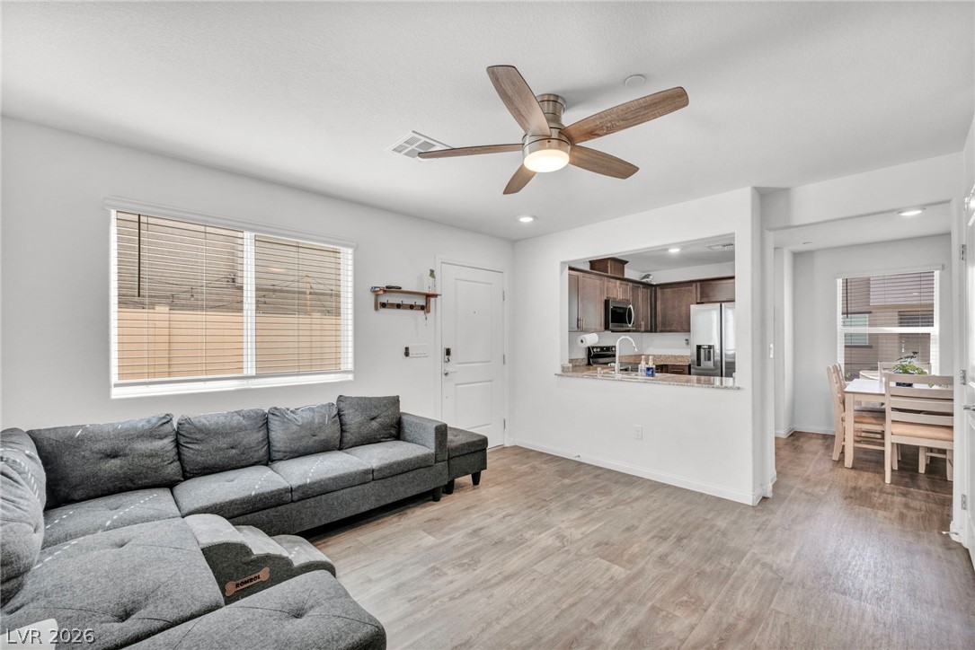 2742 Champagne Gold Avenue North Las Vegas NV 89086