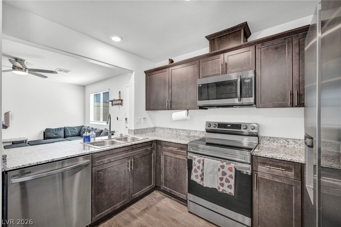 2742 Champagne Gold Avenue North Las Vegas NV 89086