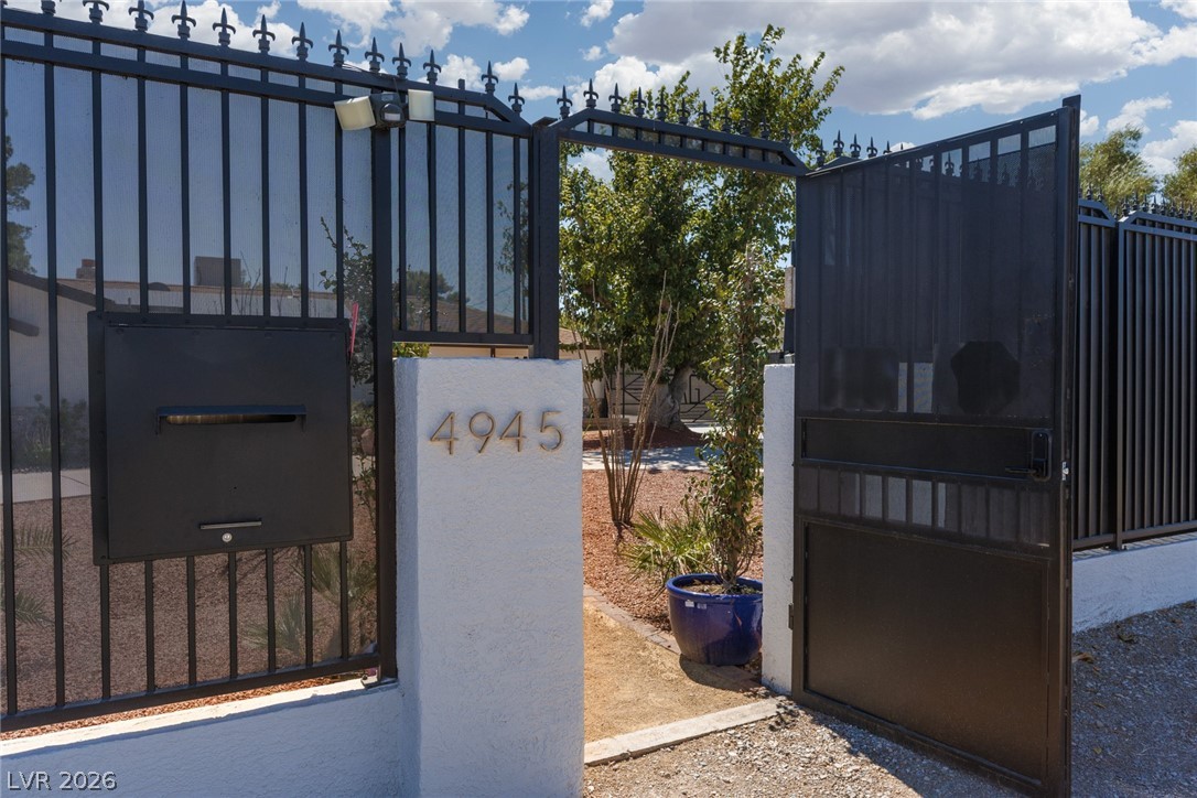 4945 Stacey Avenue Las Vegas NV 89108