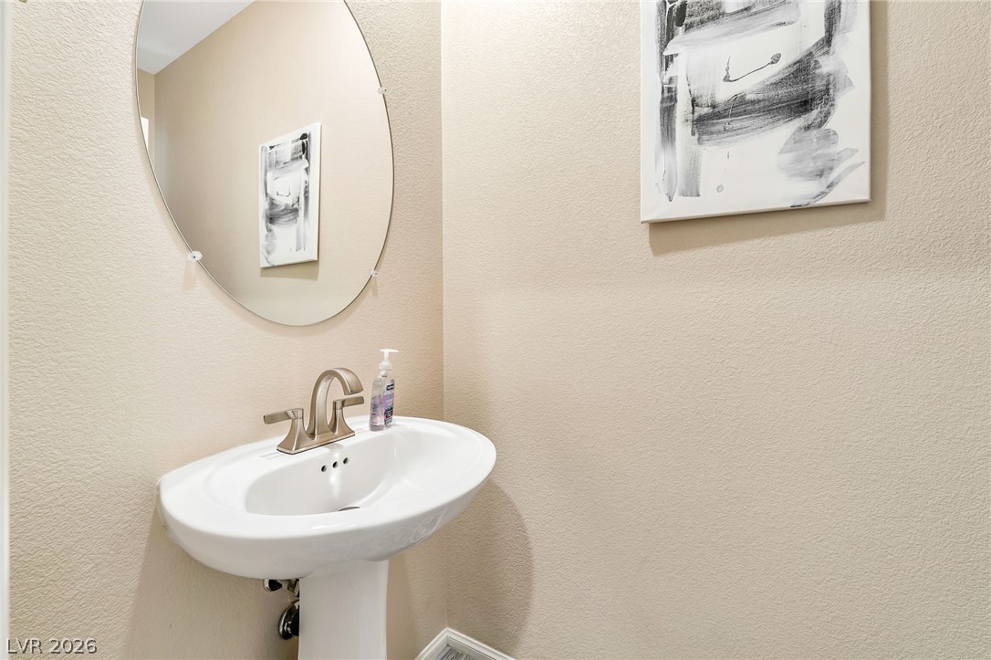 5692 Calm Season Street Las Vegas NV 89118