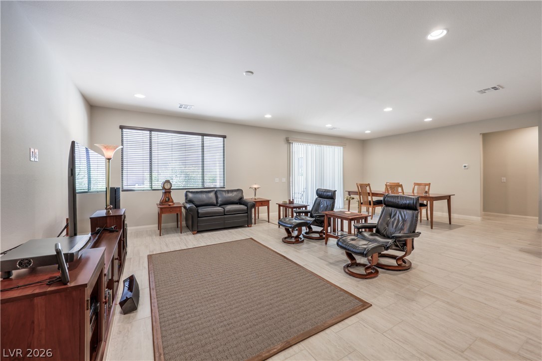 6341 Regina Ridge Street Las Vegas NV 89149