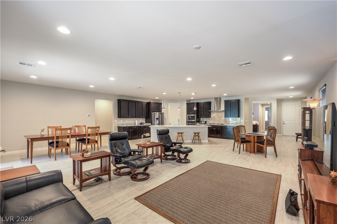 6341 Regina Ridge Street Las Vegas NV 89149