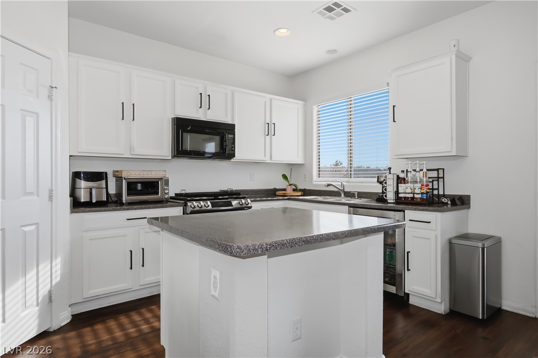 5617 Midnight Breeze Street North Las Vegas NV 89081