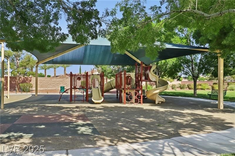 8213 Bay Dunes Street Las Vegas NV 89131
