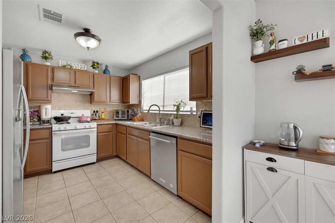 2127 Alisa Maria Way Las Vegas NV 89104