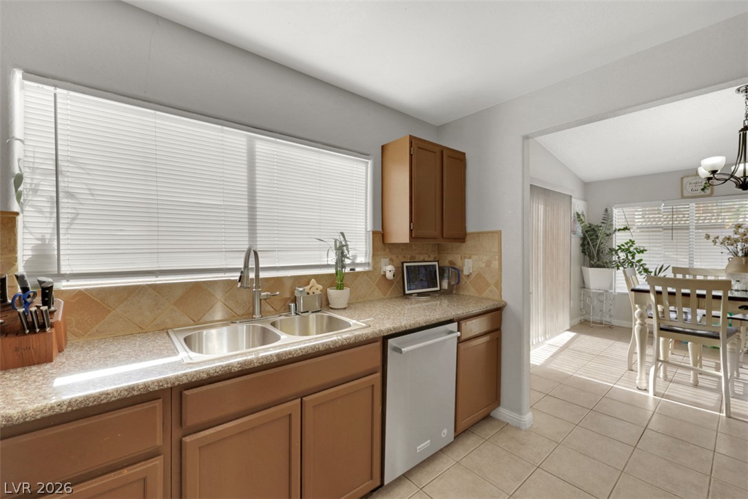 2127 Alisa Maria Way Las Vegas NV 89104