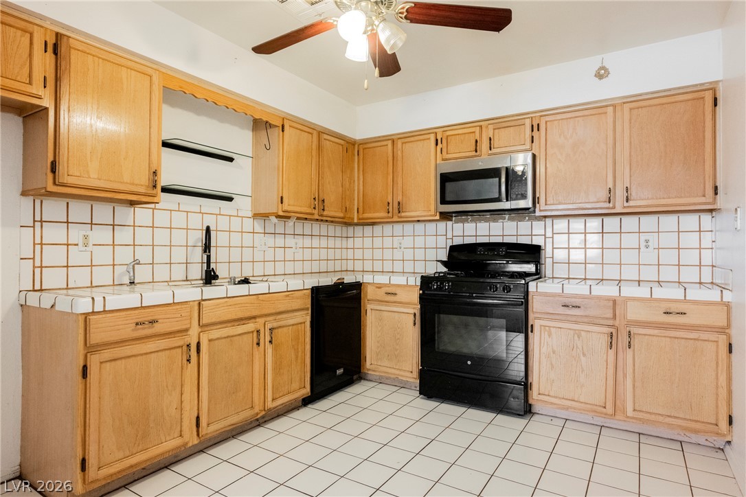 2141 Twickenham Place C Las Vegas NV 89108