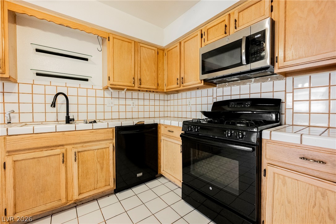 2141 Twickenham Place C Las Vegas NV 89108