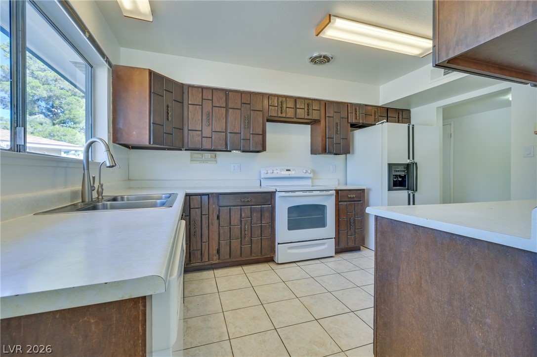 6952 Surrey Court Las Vegas NV 89145