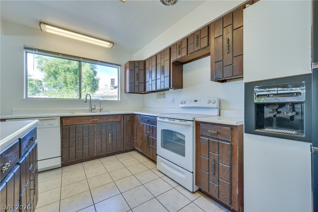 6952 Surrey Court Las Vegas NV 89145