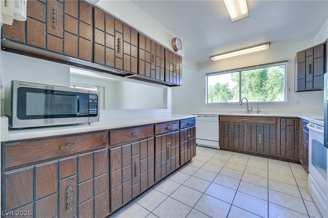 6952 Surrey Court Las Vegas NV 89145