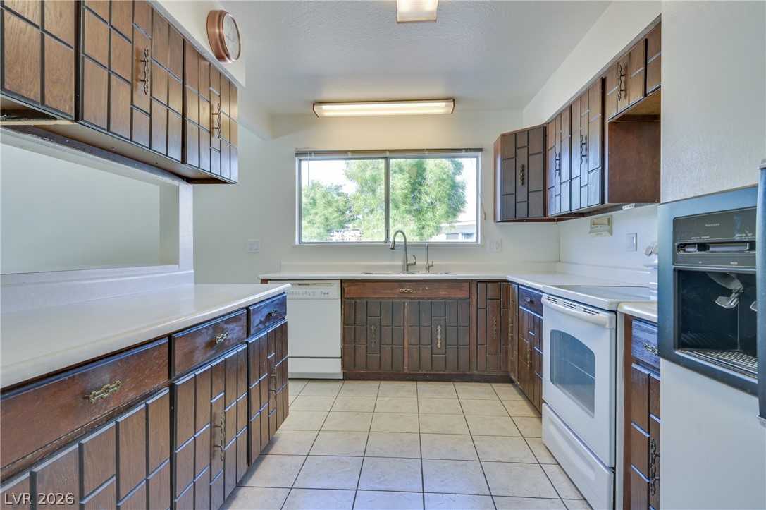 6952 Surrey Court Las Vegas NV 89145