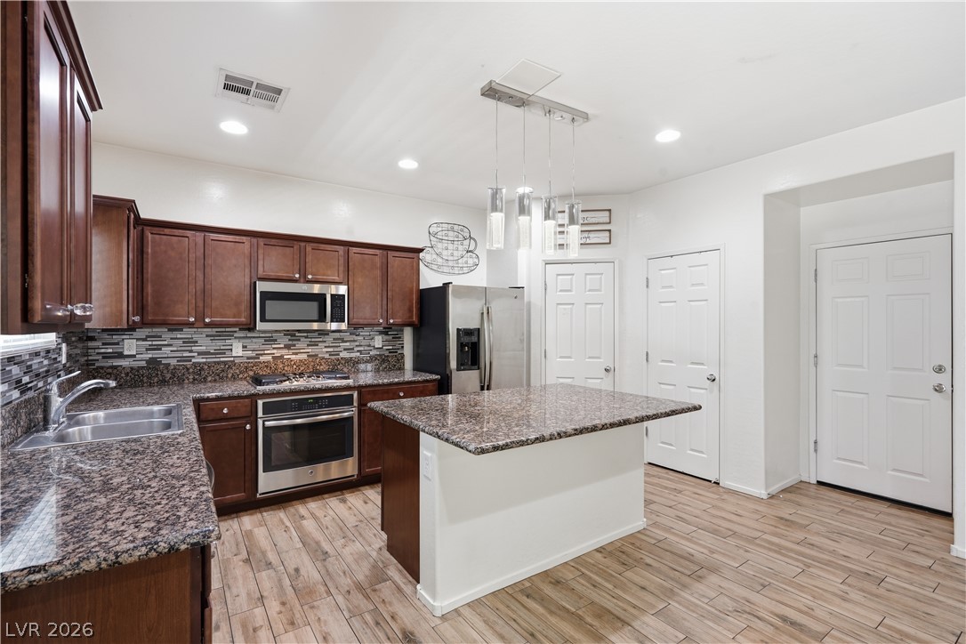 6765 Bristle Falls Street Las Vegas NV 89149