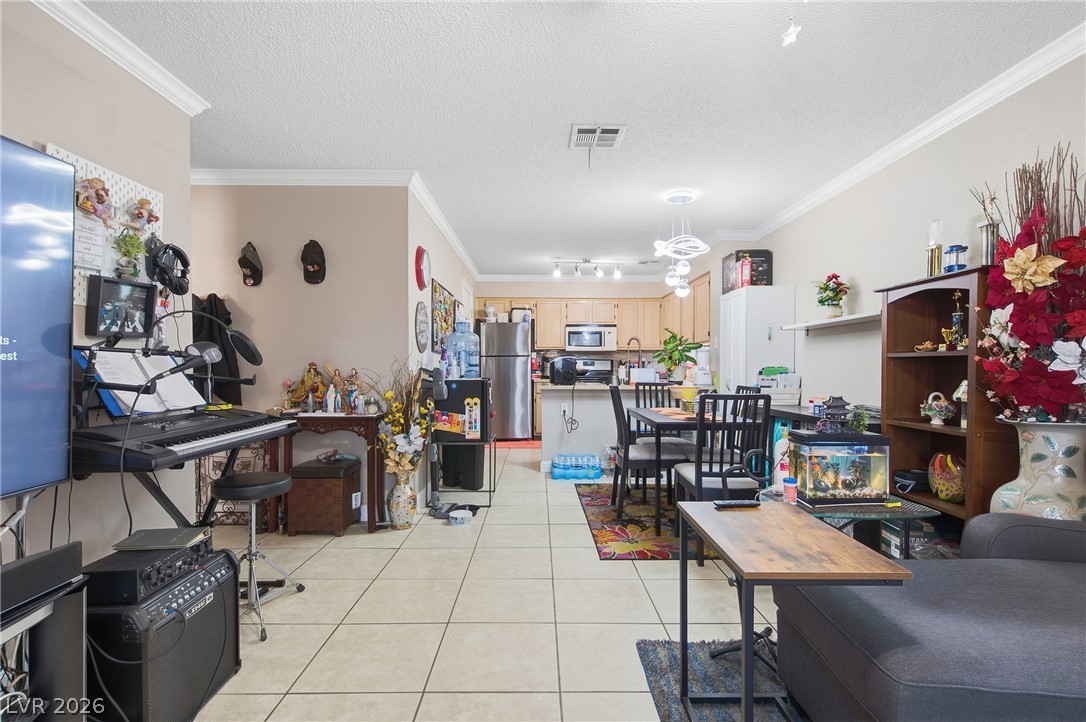 2121 Willowbury Drive C Las Vegas NV 89108