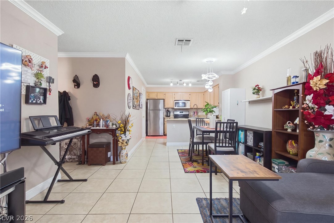 2121 Willowbury Drive C Las Vegas NV 89108