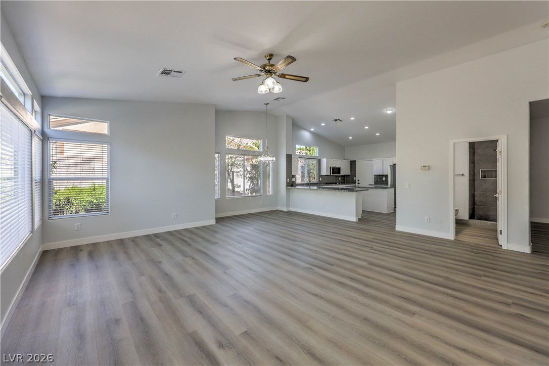 7411 Bridlehorne Avenue Las Vegas NV 89131