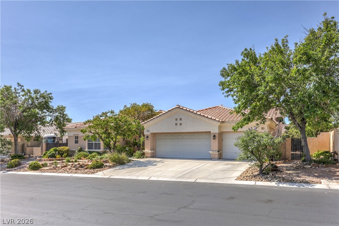 7411 Bridlehorne Avenue Las Vegas NV 89131