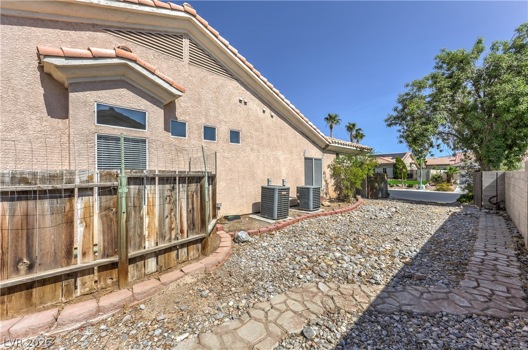 7411 Bridlehorne Avenue Las Vegas NV 89131