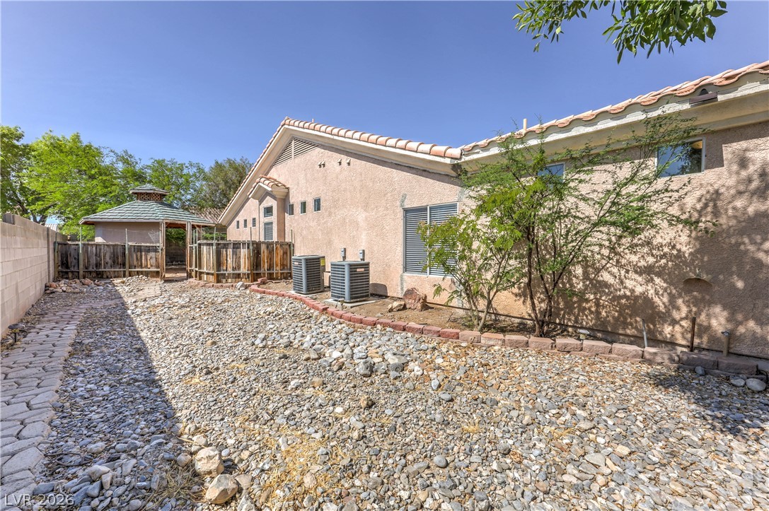 7411 Bridlehorne Avenue Las Vegas NV 89131