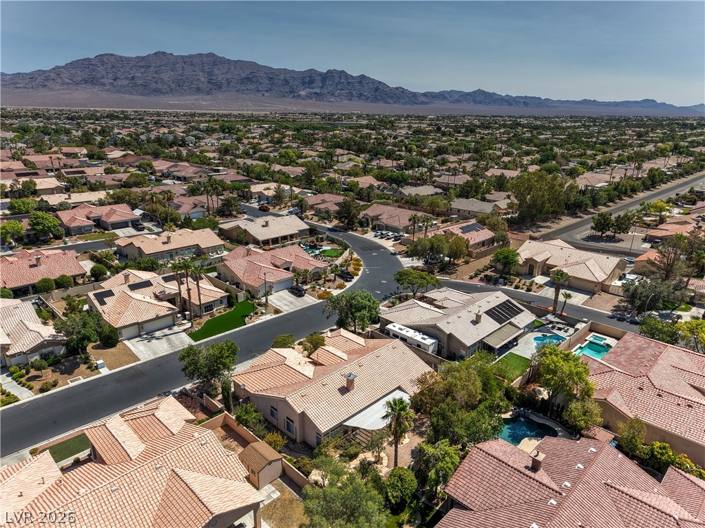 7411 Bridlehorne Avenue Las Vegas NV 89131