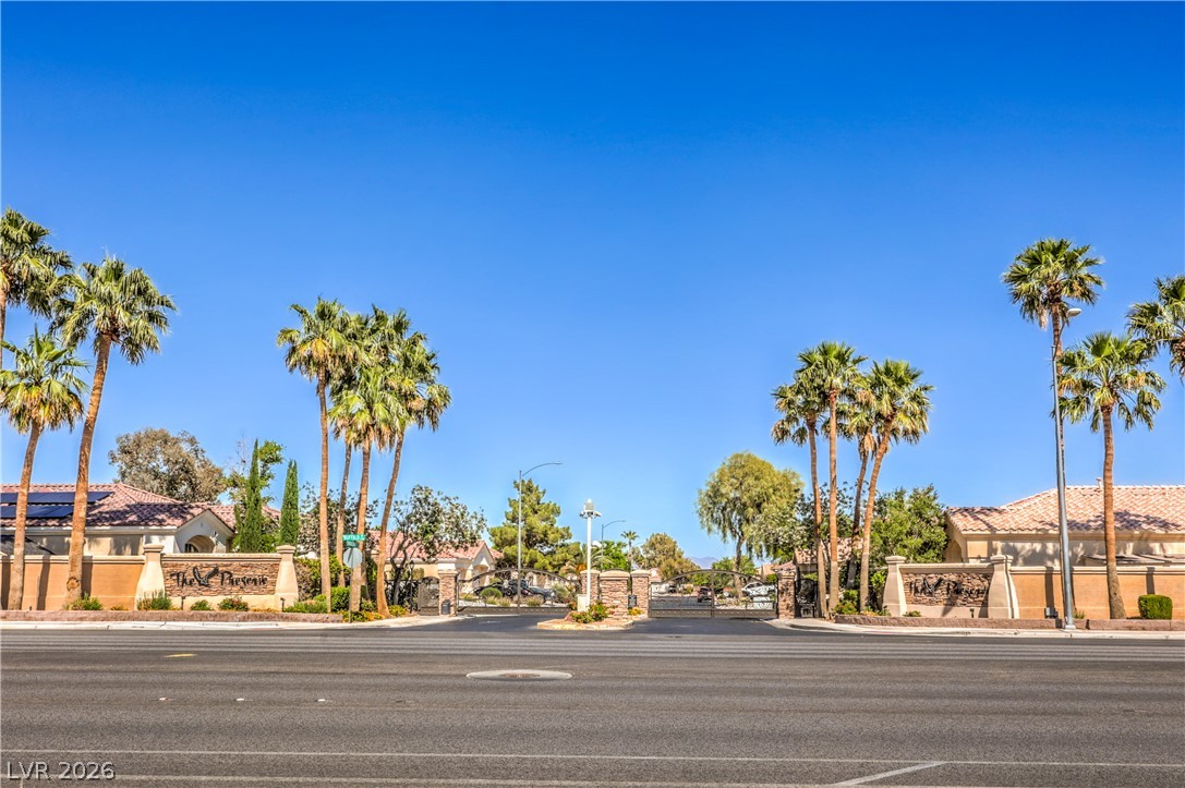 7411 Bridlehorne Avenue Las Vegas NV 89131