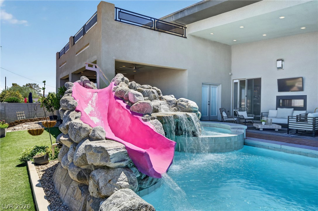 306 East Country Club Drive Henderson NV 89015
