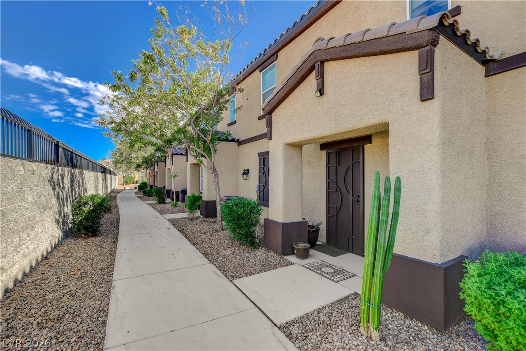 5226 Steep Cliffs Avenue Las Vegas NV 89115